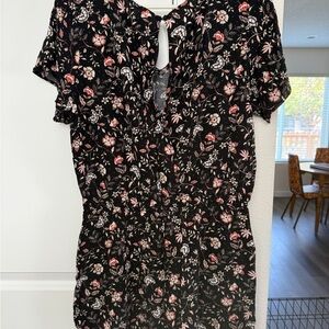 Women’s large- Old Navy Black Floral short sleeve romper
